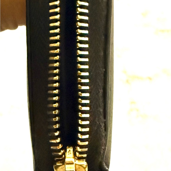 Yves Saint Laurent Black Wallet - Picture 7 of 10